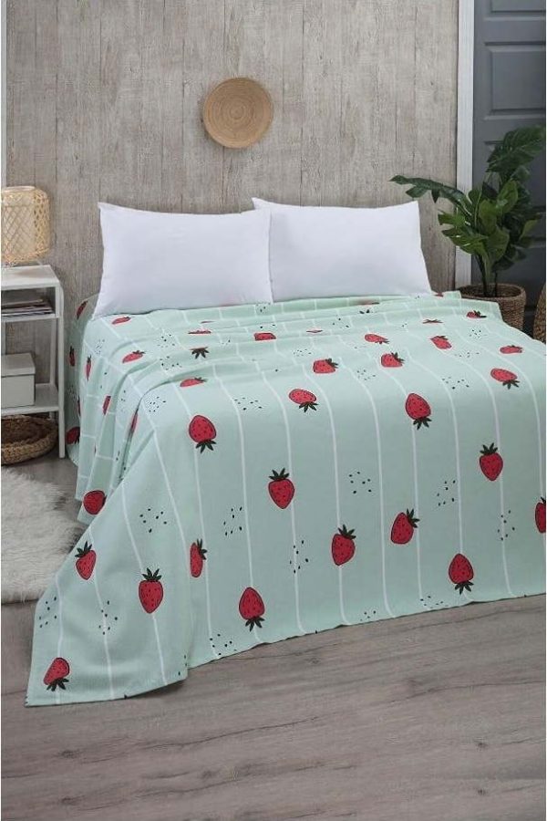 Bavlněný přehoz v mentolové barvě 170x230 cm Strawberry – Mila Home